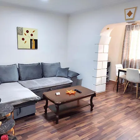 Lb Center Apartment