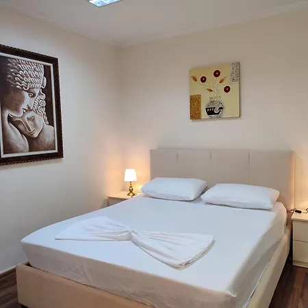 Lb Center * تيرانا